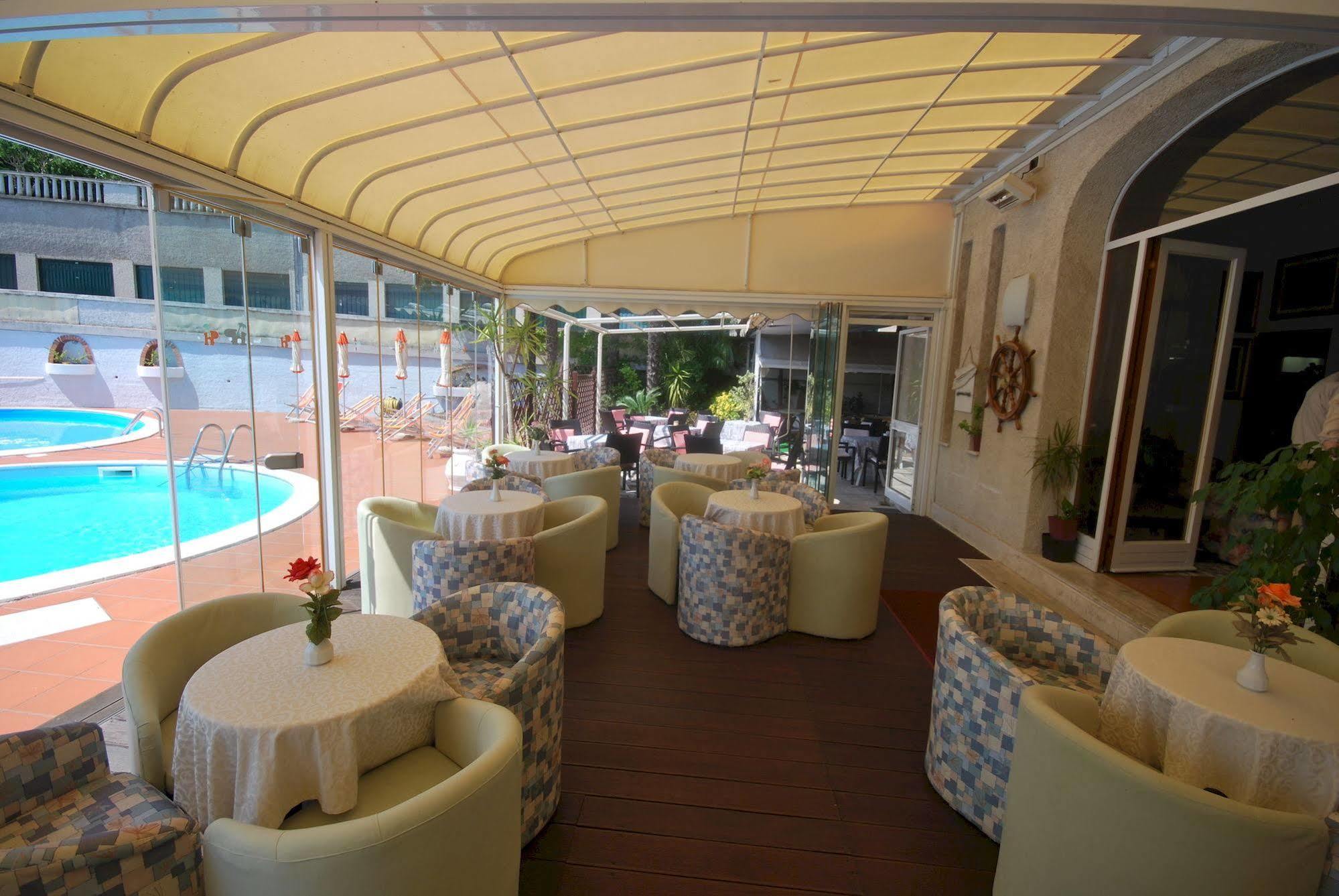 Hotel Paco Pietra Ligure Exteriér fotografie